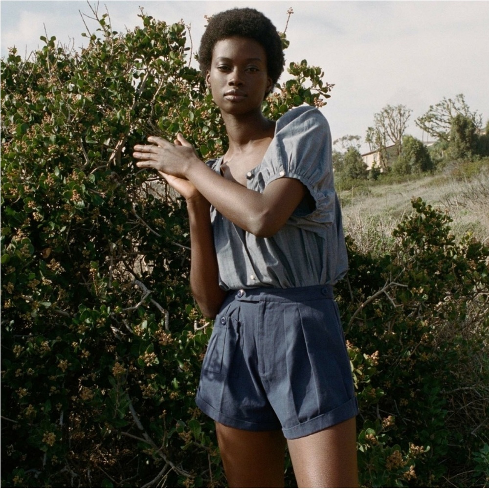 DÔEN Raelyn shorts, navy, EUC